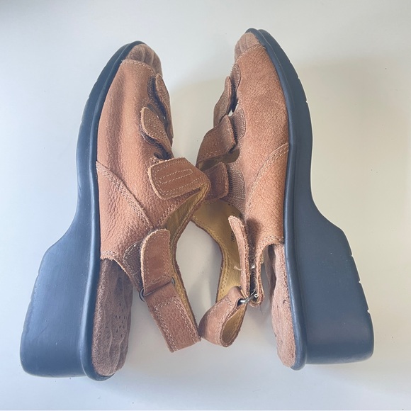 Red Cross Shoes Ultrasoft Womens Slingback Sandals Brown Leather Buckle 8.5 - Picture 7 of 11